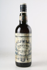 ADEGA EXPORTADORA DE VINHOS DE MADEIRA Fine Golden Dry Sercial Solera 1906